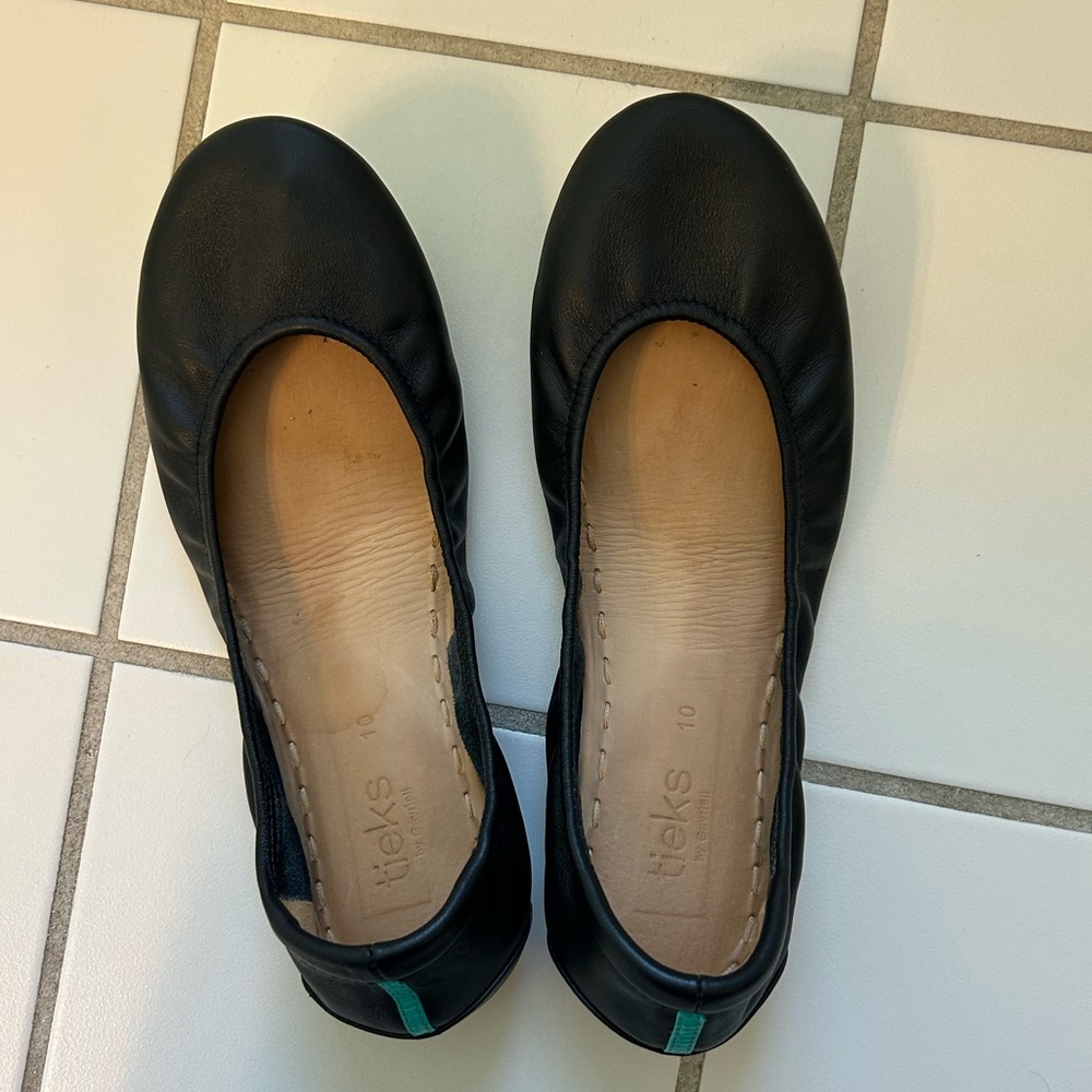 Black Tieks